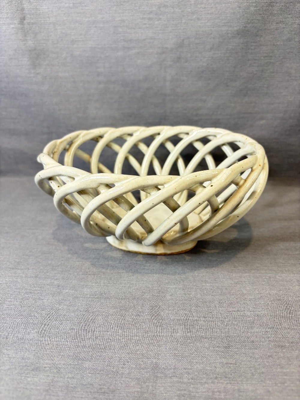 Vintage Oval Woven Stoneware Basket Off-White Speckle Pattern 6.5" L x 5.25" W